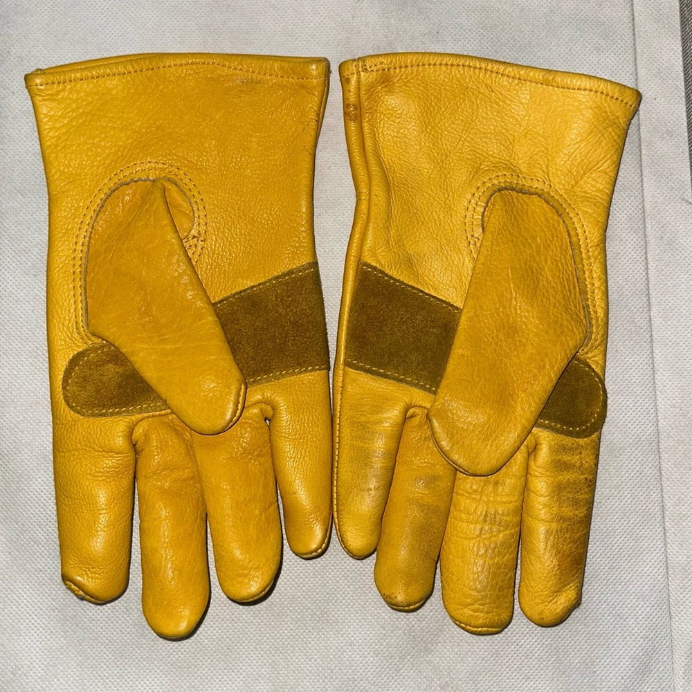 Men's Mustard Leather Gloves - Picture 6 of 7
